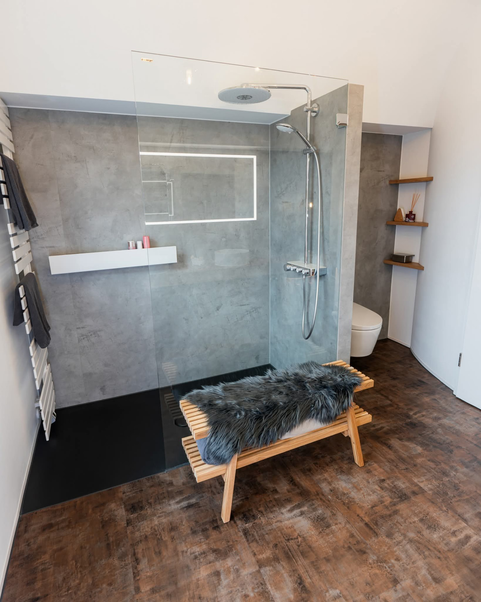 Designbad in Betonoptik – Bild 2